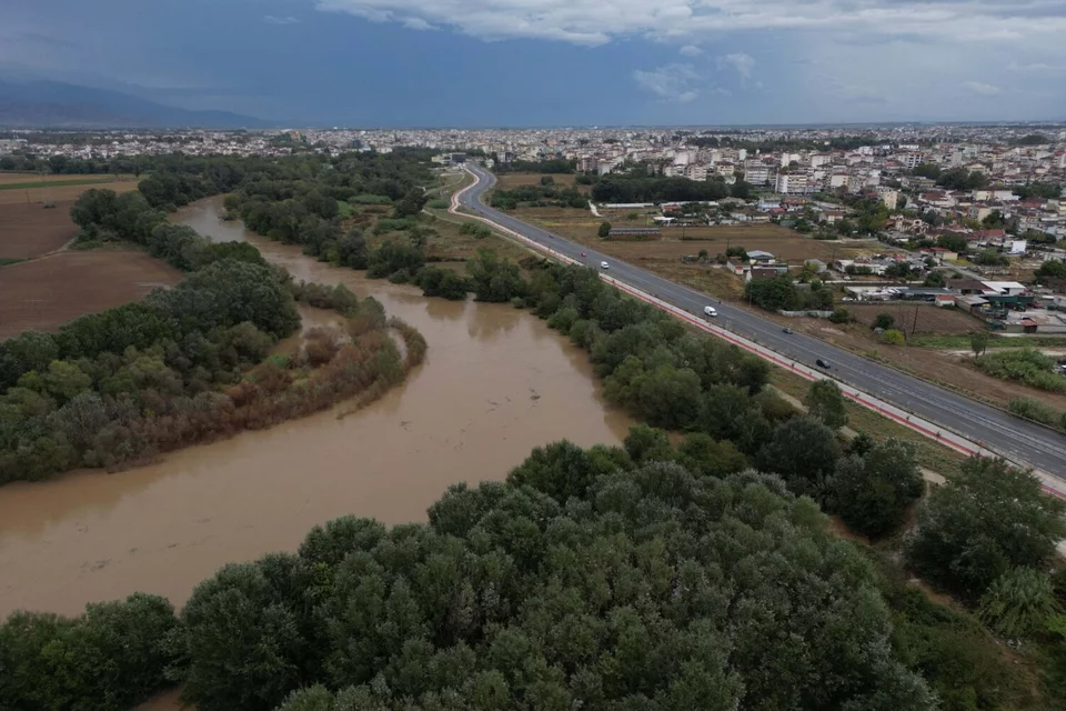 Ο φουσκωμένος Πηνειός και η πόλη της Λάρισας που πλημμύρισε απ' άκρη σ' άκρη /larissanet.gr