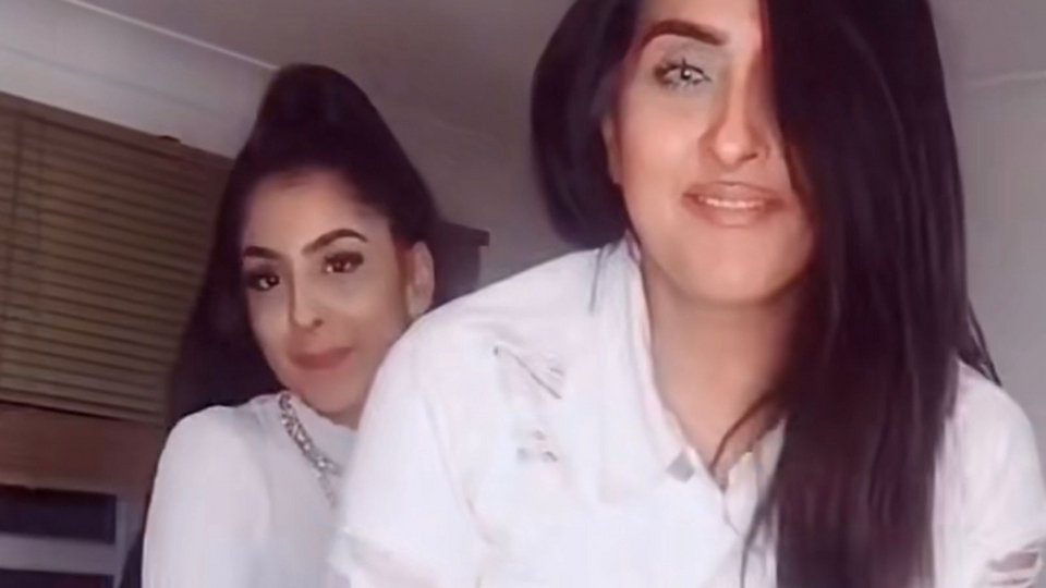 Η Mahek Bukhari και η μητέρα της /TikTok