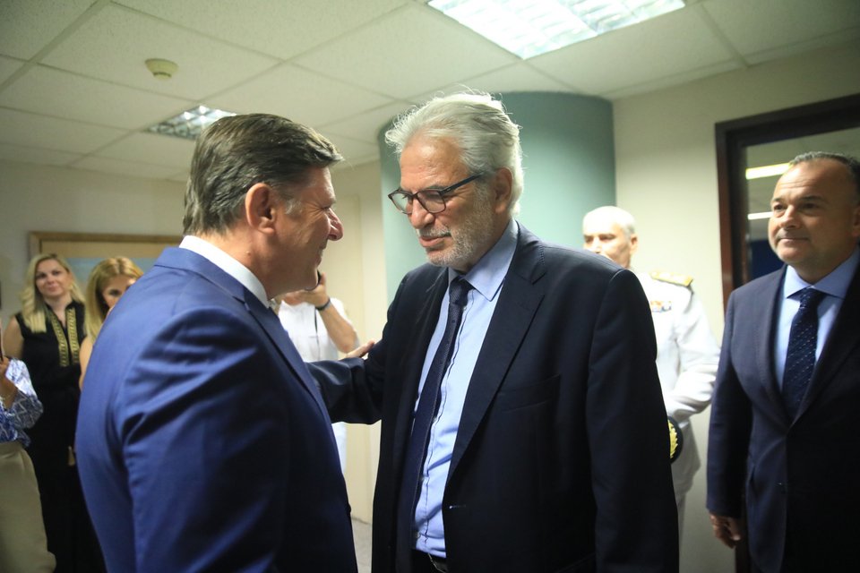 Βαρβιτσιώτης και Στυλιανίδης συνομιλούν
