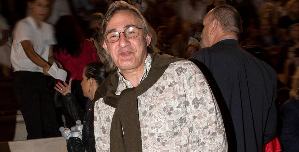 Είναι η Τοπική Αυτοδιοίκηση το πρώτο βήμα; «Μετά από αυτό θα βάλω μια τελεία» απαντά.