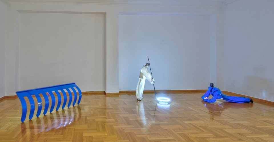 Φωτογραφία εγκατάστασης από την έκθεση «Eerie Walk» του Γιώργου Λάππα στη CITRONNE Gallery, Αθήνα