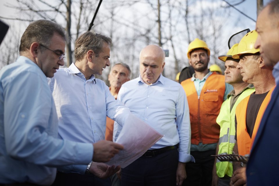 Ο Κυριάκος Μητσοτάκης στην Παλαγία, η οποία επλήγη από την καταστροφική πυρκαγιά στον Έβρο / Φωτογραφία: Δημήτρης Παπαμήτσος