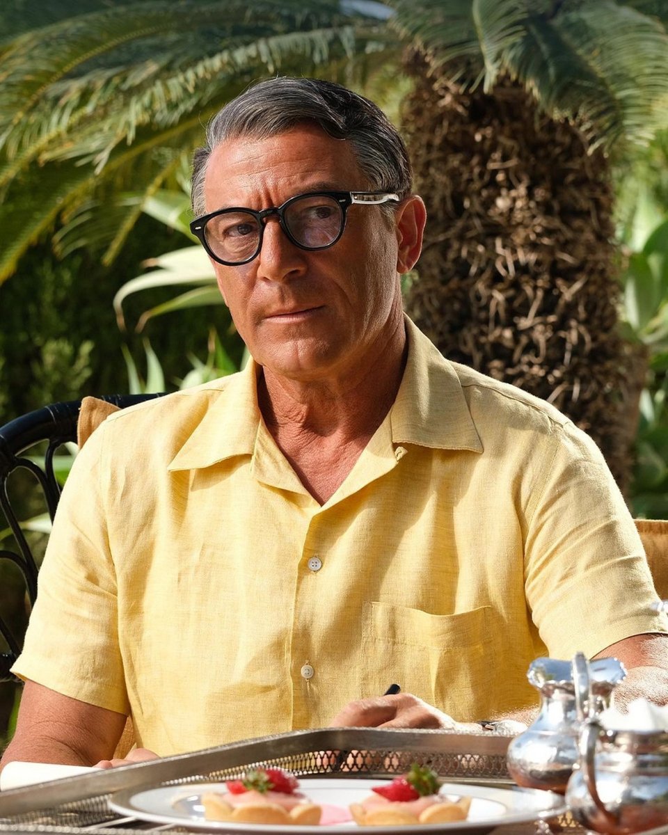 Ο Τζέισον Άιζακς μεταμορφώνεται στον εμβληματικό Κάρι Γκραντ