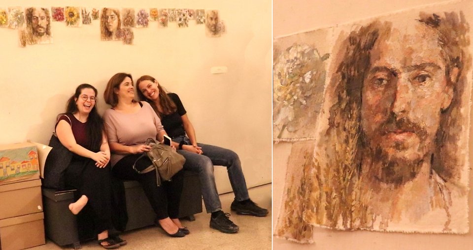 Τρεις φοιτήτριες της Σχολής. Στον τοίχο μια σειρά 24 ζωγραφιών της Αλεξάνδρας Μπάρη, που εμπνέονται από το έργο «4 Εποχές» του Γιάννη Τσαρούχη / Φωτογραφία: Μανώλης Νταλούκας