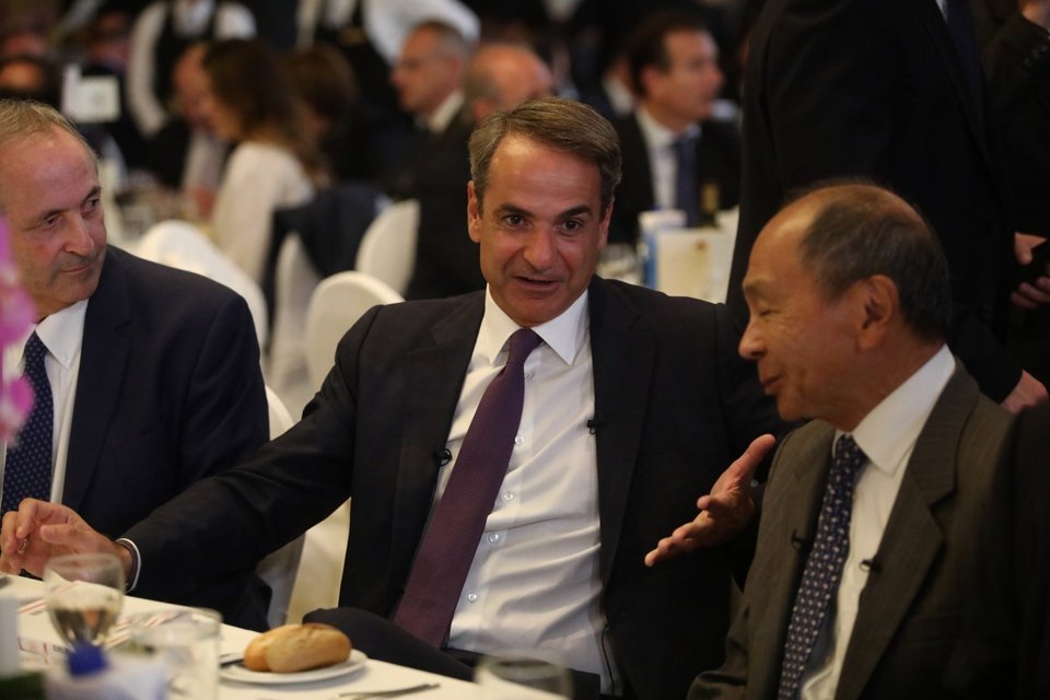 Κυριάκος Μητσοτάκης και Φράνσις Φουκουγιάμα στο συνέδριο του Economist / Φωτογραφία: ΓΙΑΝΝΗΣ ΠΑΝΑΓΟΠΟΥΛΟΣ / EUROKINISSI