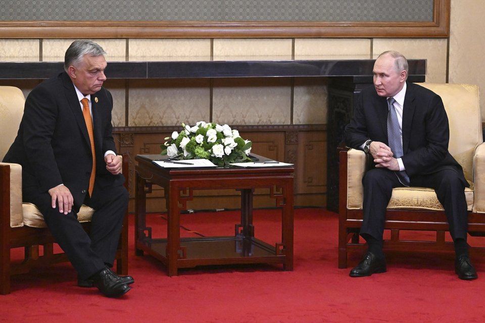 Ο Πούτιν συναντά τον Ορμπάν στην Κίνα