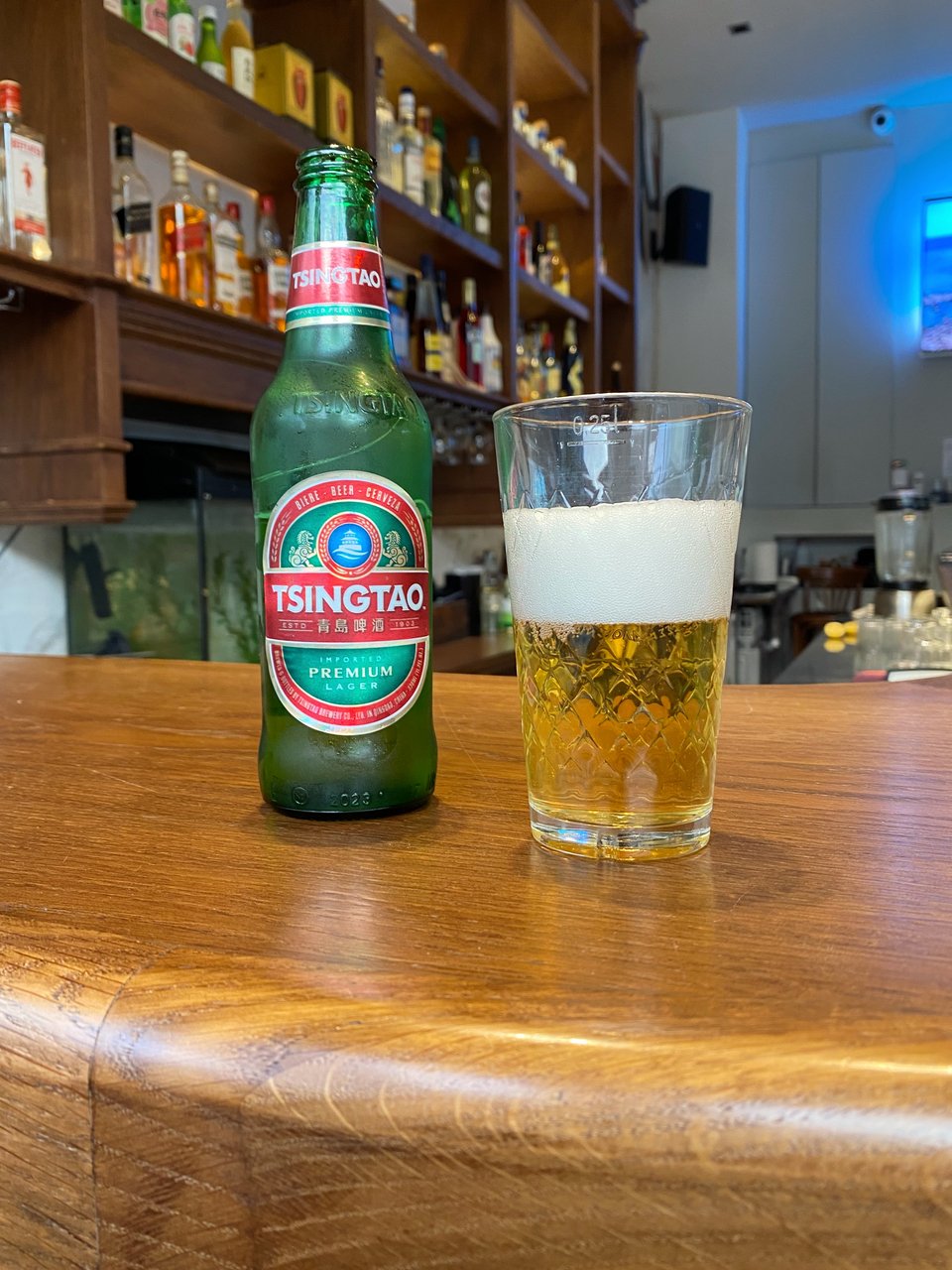 Κινέζικη μπύρα Tsingtao / Φωτογραφία: Μάνος Λειβαδάρος/iefimerida