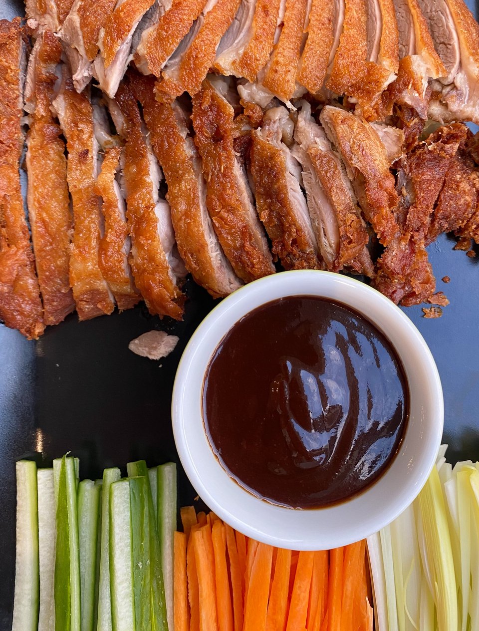 Τραγανή πάπια Πεκίνου / Φωτογραφία: Μάνος Λειβαδάρος/iefimerida