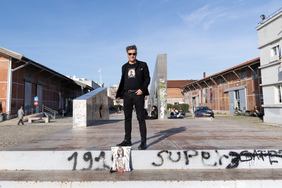 «Χαμογελάω διότι αυτή η στιγμή της έναρξης επιβεβαιώνει ότι τα φεστιβάλ είναι, πρώτα απ΄ όλα, οι άνθρωποι που δουλεύουν σ΄ αυτά» / ΦΩΤΟΓΡΑΦΟΣ: ΗΛΙΑΣ ΧΑΤΖΑΚΗΣ