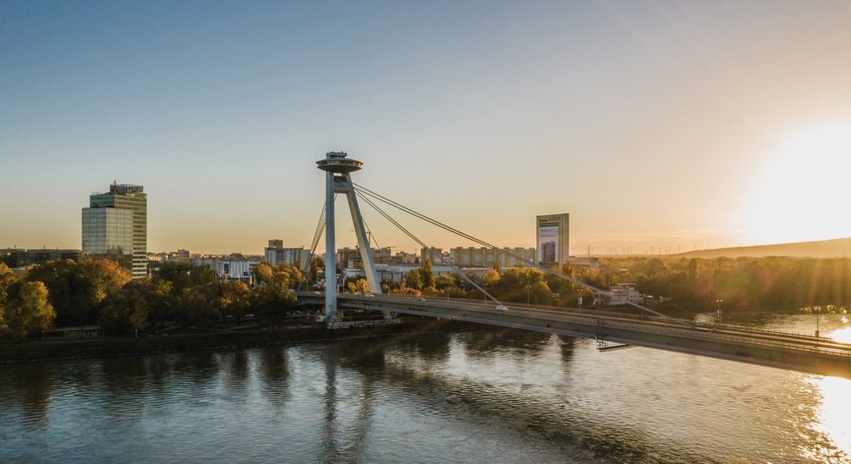 Το UFO Observation Deck στη γέφυρα Novy Most