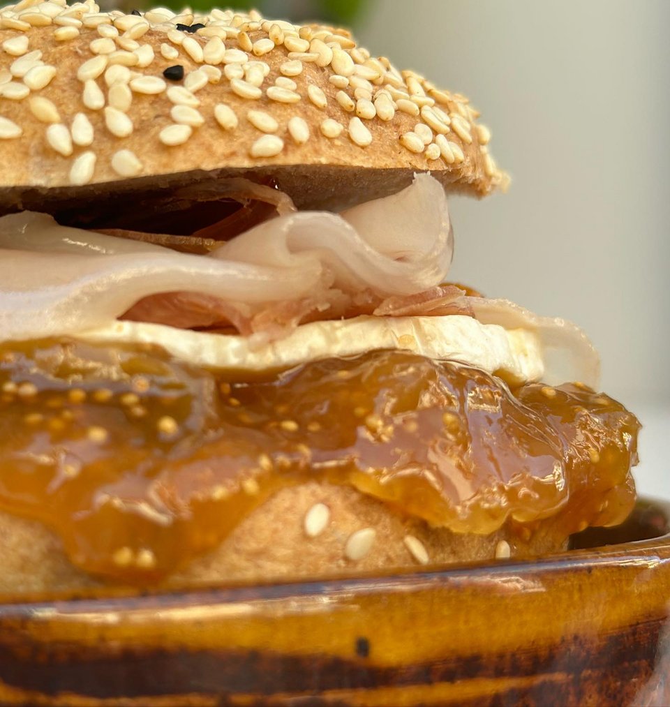 Σάντουιτς με μαρμελάδα σύκο / Φωτογραφία: asterisquethebakery_/Instagram