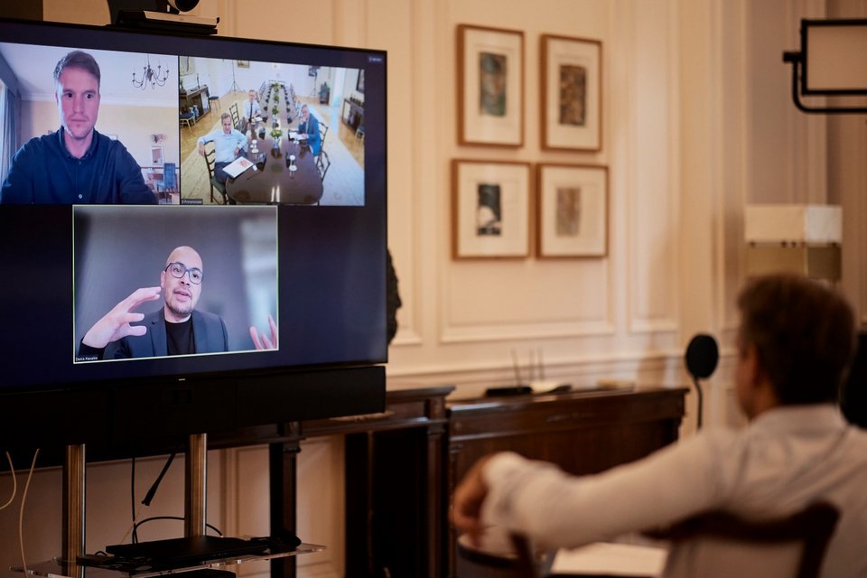 Τηλεδιάσκεψη Μητσοτάκη με τον Demis Hassabis