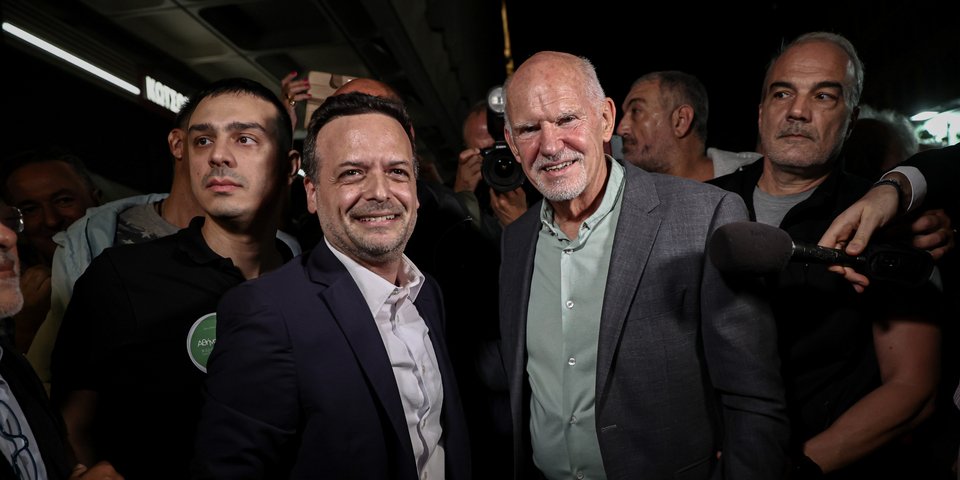 Ο Γιώργος Παπανδρέου με τον Χάρη Δούκα / Φωτογραφία: Eurokinissi