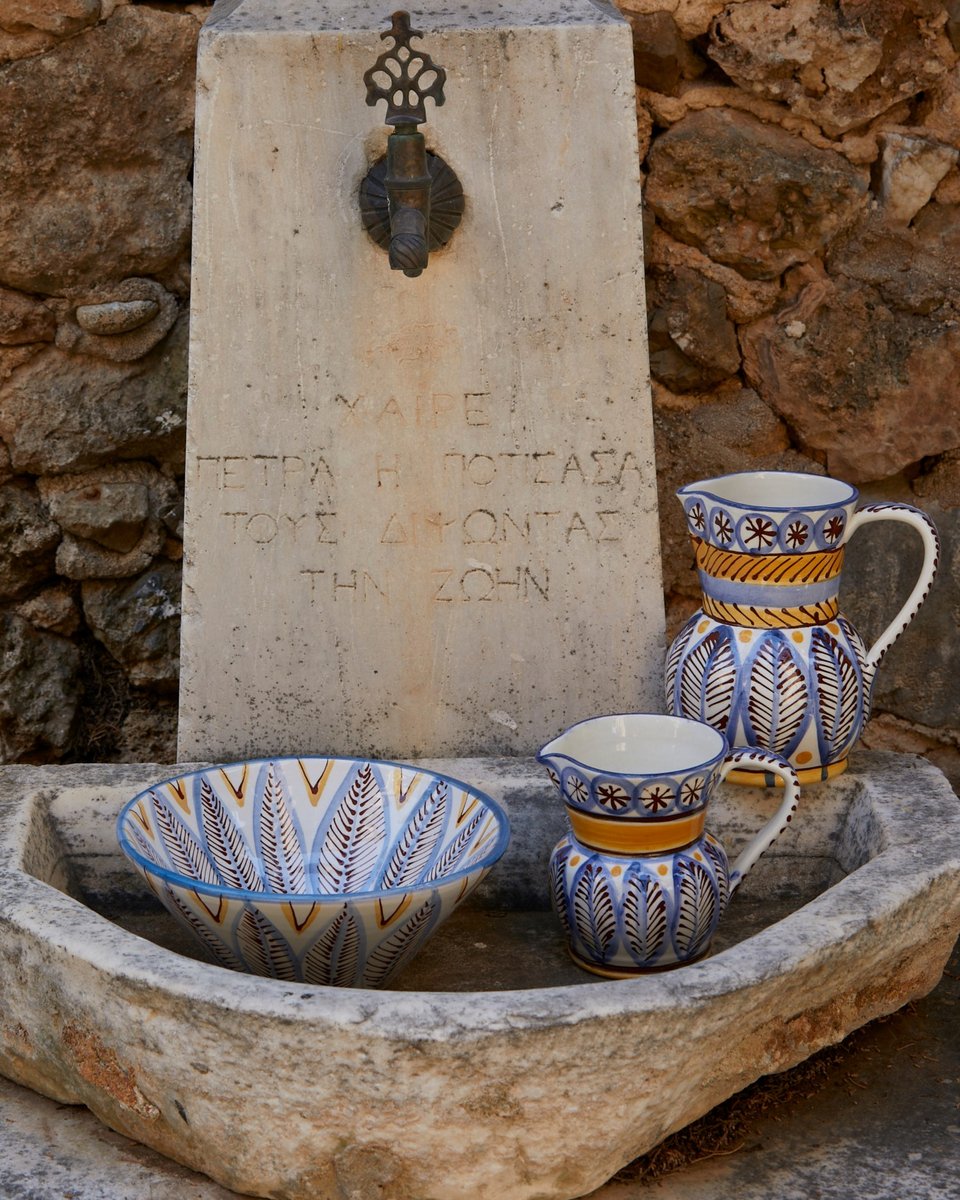 Κάθε εξαμηνιαίο τεύχος είναι ένα συλλεκτικό δημιούργημα