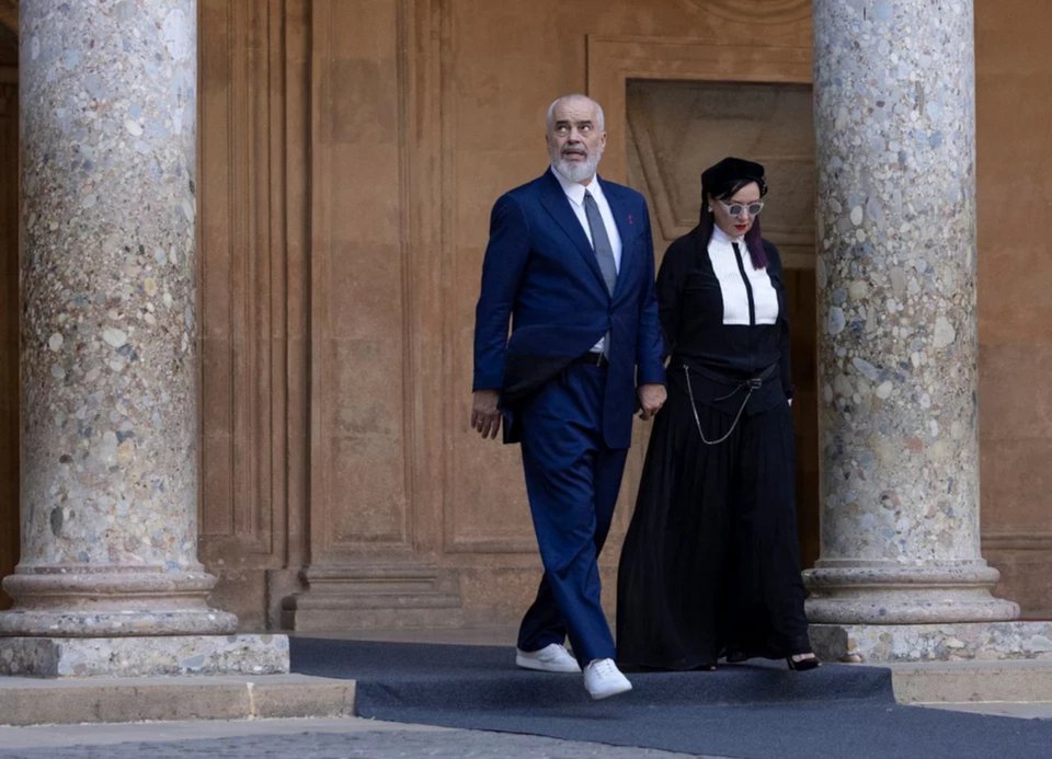 Ο Έντι Ράμα με τη σύζυγό του. Λίντα
