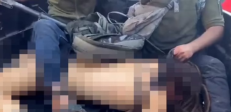 Το άψυχο σώμα της 30χρονης πάνω σε καρότσα ημιφορτηγού