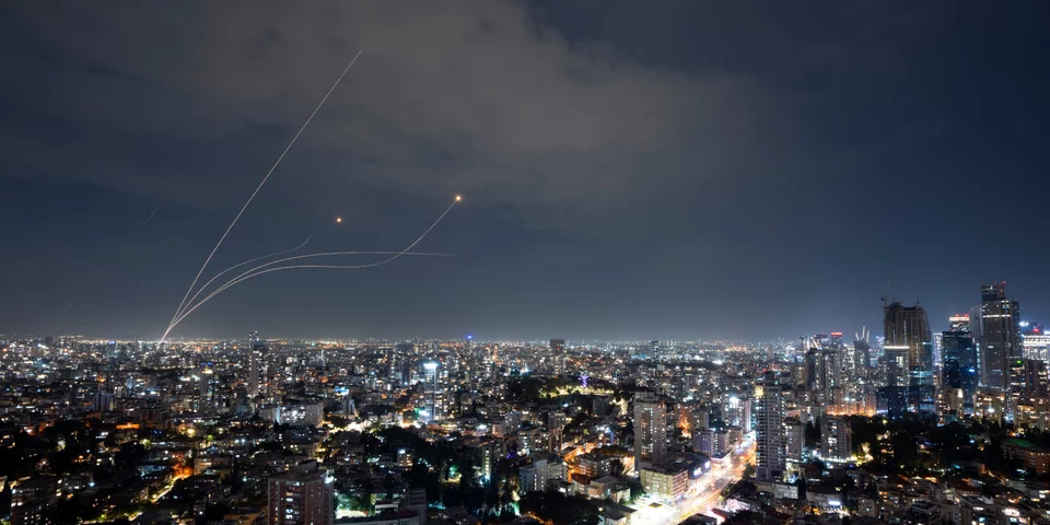 Το ισραηλινό Iron Dome εξουδετερώνει ρουκέτες της Χαμάς