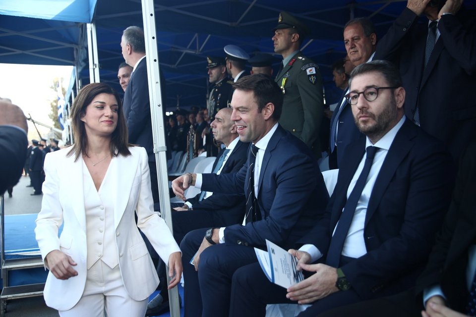 Ο Στ. Κασσελάκης με την Κ. Νοτοπούλου -Δίπλα του, ο Ν. Ανδρουλάκης -Φωτογραφία: ΒΑΣΙΛΗΣ ΒΕΡΒΕΡΙΔΗΣ / ΜΟΤΙΟΝ ΤΕΑΜ