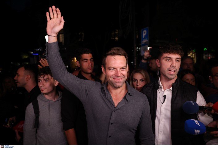 Ο Στέφανος Κασσελάκης με νέους στη Θεσσαλονίκη / Φωτογραφία: ΑΒΡΑΜΙΔΗΣ ΑΛΕΞΑΝΔΡΟΣ 