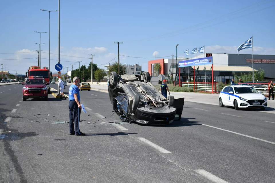 Τροχαίο ατύχημα στην Λάρισα: Ένας τραυματίας από την σύγκρουση των δυο οχημάτων - ΦΩΤΟ