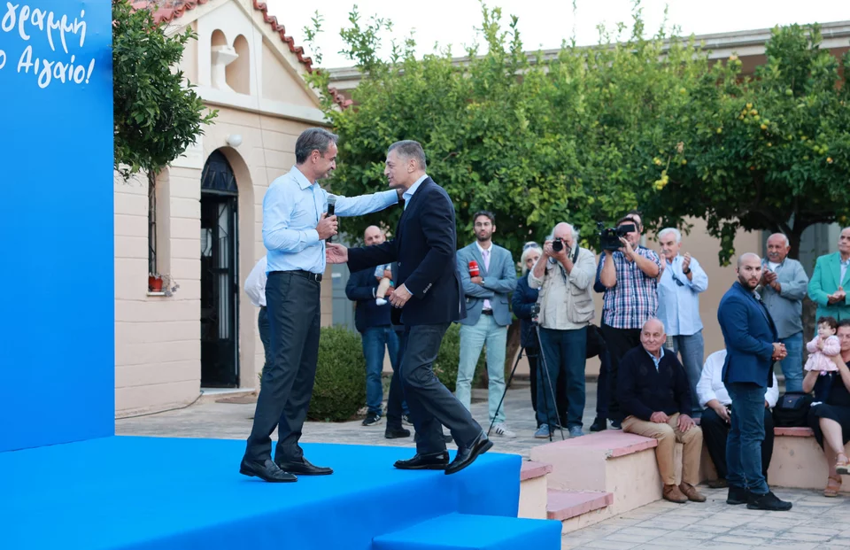 Μητσοτάκης: Ξανά στη Λέσβο για να στηρίξει τον Στεφανή - "Νιώθω δικαιωμένος για την επιλογή μας" 4 mitsotakis stefanis mytilini ekdilosi gia perifereiakes ekloges.jpg