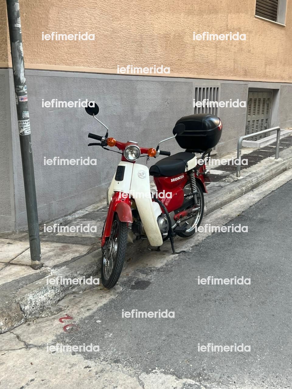 Το μηχανάκι του αστυνομικού