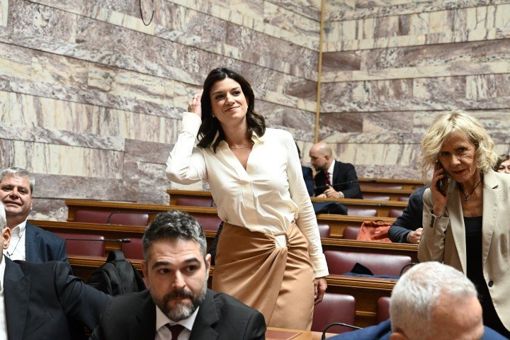 Η Κατερίνα Νοτοπούλου στην ΚΟ ΣΥΡΙΖΑ / Φωτογραφία: ΤΑΤΙΑΝΑ ΜΠΟΛΑΡΗ/EUROKINISSI