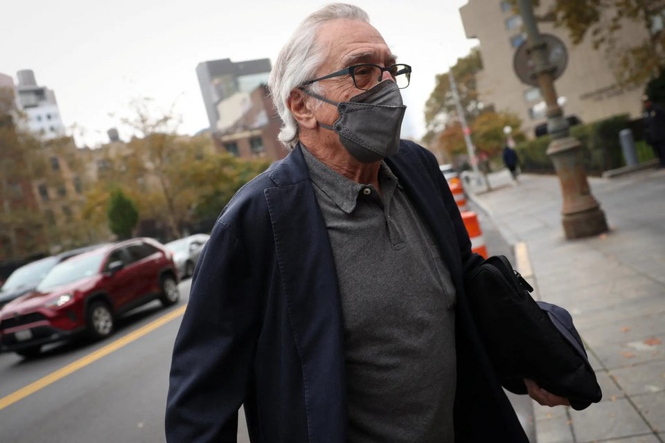 O Ρόμπερτ ντε Νίρο κατά τη άφιξή του στο δικαστήριο