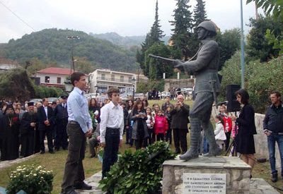 Ο ανδριάντας του Βασίλειου Τσαβαλιάρη
