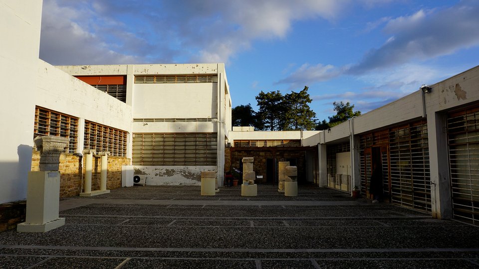 Ο υπαίθριος χώρος του Αρχαιολογικού Μουσείου Χίου