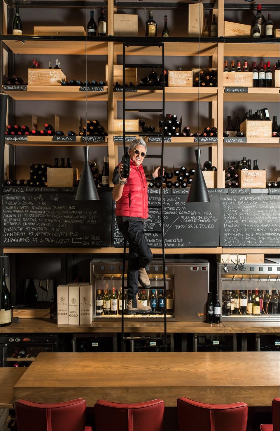 Η Φωτεινή Παντζιά στην σκάλα του By the Glass