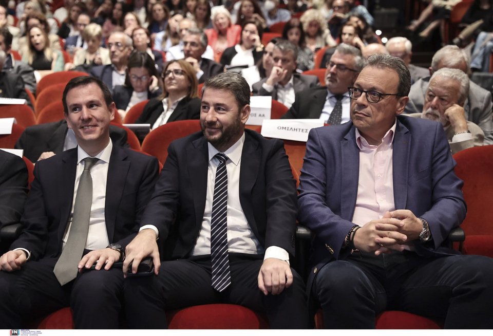 Στέφανος Κασσελάκης και Νίκος Ανδρουλάκης στη συζήτηση «Συνταγματικά Κατοχυρωμένες Ανεξάρτητες Αρχές -Η συμβολή τους σε ένα ευρωπαϊκό δημοκρατικό Κράτος Δικαίου» / Φωτογραφία: Intime -ΛΙΑΚΟΣ ΓΙΑΝΝΗΣ