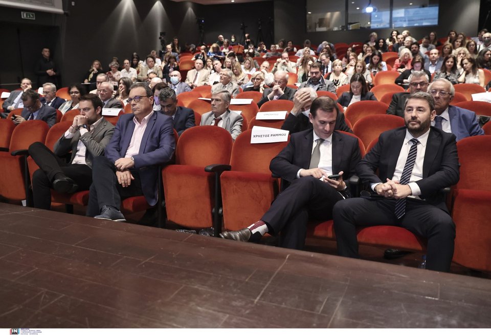Στέφανος Κασσελάκης και Νίκος Ανδρουλάκης στη συζήτηση «Συνταγματικά Κατοχυρωμένες Ανεξάρτητες Αρχές -Η συμβολή τους σε ένα ευρωπαϊκό δημοκρατικό Κράτος Δικαίου» / Φωτογραφία: Intime -ΛΙΑΚΟΣ ΓΙΑΝΝΗΣ