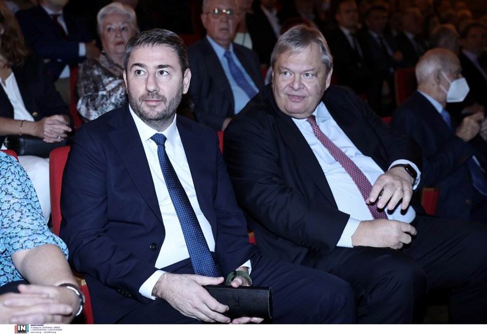 Ο Νίκος Ανδρουλάκης με τον πρώην αντιπρόεδρο της κυβέρνησης και πρώην πρόεδρο του ΠΑΣΟΚ Ευάγγελο Βενιζέλο / Φωτογραφία: Intime