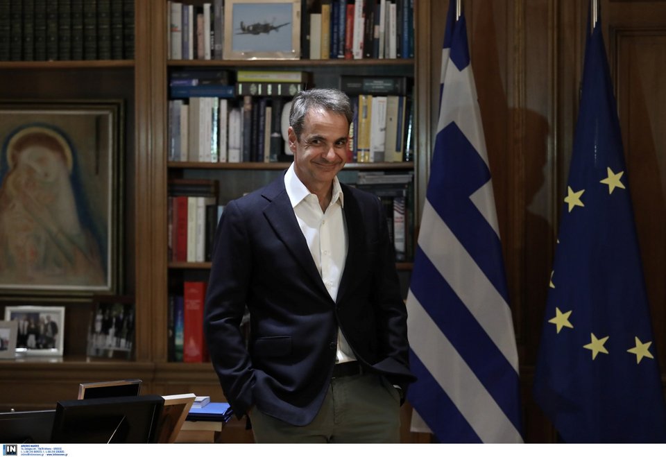 Ο Κυριάκος Μητσοτάκης υποδέχτηκε στο Μέγαρο Μαξίμου τον περιφερειάρχη Κεντρικής Μακεδονίας Απόστολο Τζιτζικώστα / Φωτογραφία: Intime-ΛΙΑΚΟΣ ΓΙΑΝΝΗΣ  