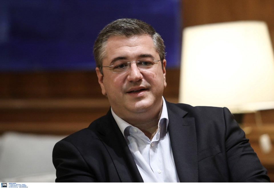 Ο Κυριάκος Μητσοτάκης υποδέχτηκε στο Μέγαρο Μαξίμου τον περιφερειάρχη Κεντρικής Μακεδονίας Απόστολο Τζιτζικώστα / Φωτογραφία: Intime-ΛΙΑΚΟΣ ΓΙΑΝΝΗΣ  