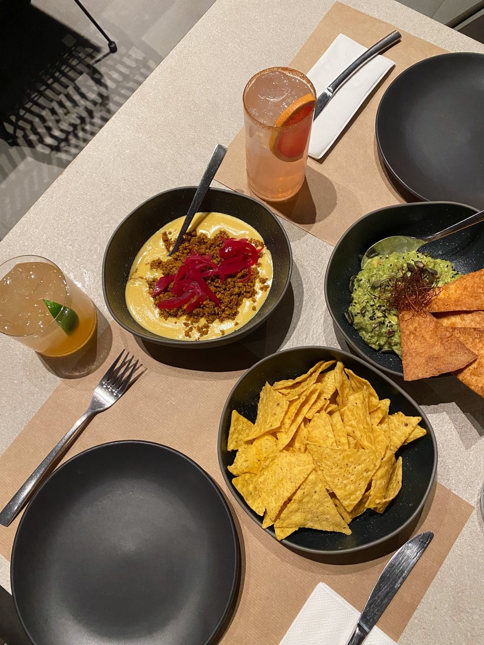 Τα πιάτα του Mexha ακολουθούν τη φιλοσοφία του sharing. 