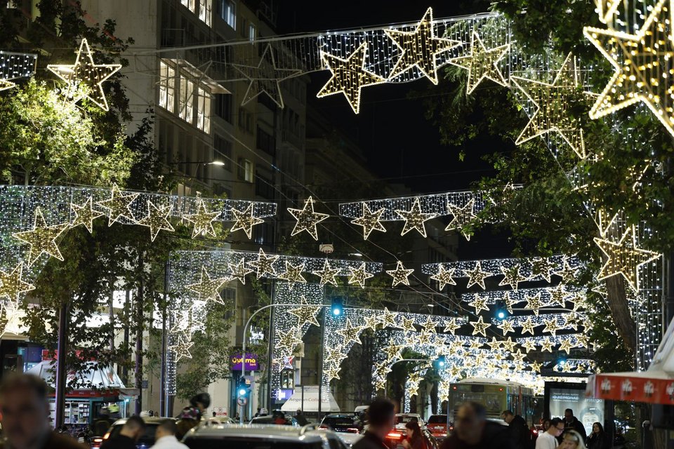 Φωταγώγηση του χριστουγεννιάτικου δέντρου στο Σύνταγμα / Φωτογραφία: Eurokinissi