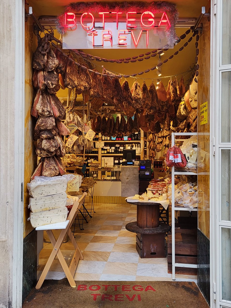 Το deli Bottega Trevi. 
