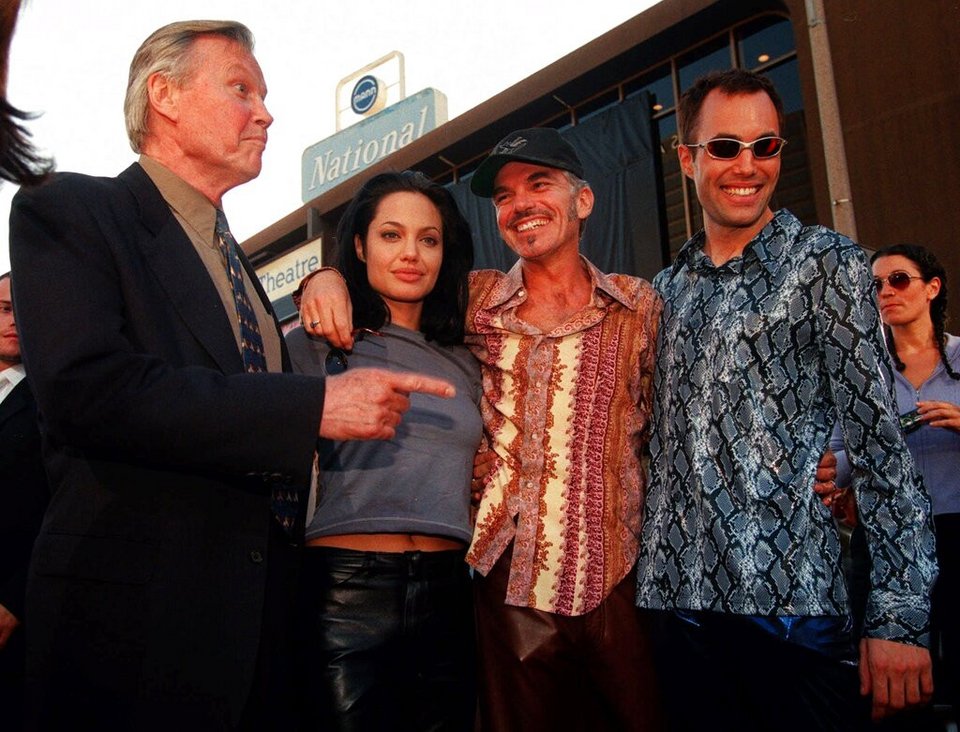 Η Angelina Jolie, ο Billy Bob Thornton, ο Jon Voight, και ο αδελφός της James Haven Voight το 2000