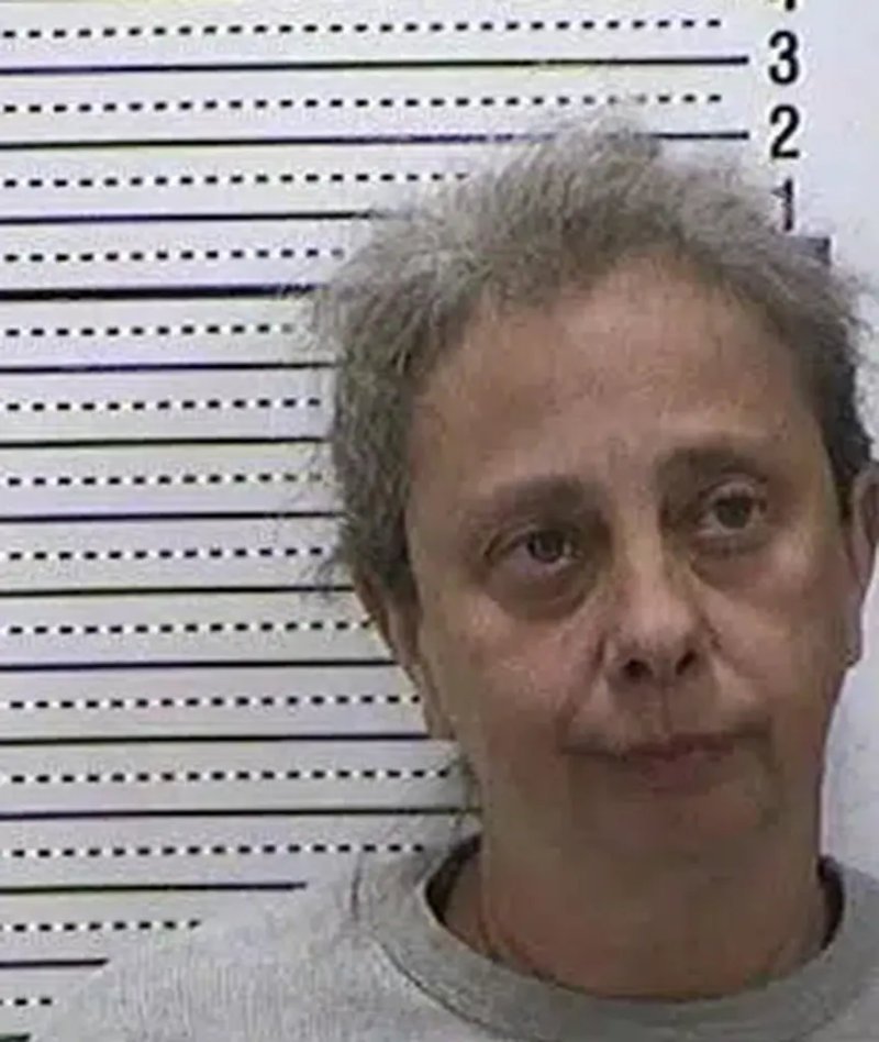 H 47χρονη Ίνα Θέα Κενόγιερ κατηγορείται ότι δηλητηρίασε με αντιψυκτικό το φίλο της, επειδή σχεδίαζε να τη χωρίσει λίγο αφότου κληρονόμησε 30 εκατ. δολάρια