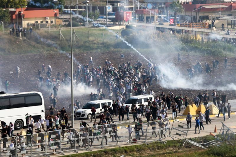 Επεισόδια στη διάρκεια αντιαμερικανικής διαδήλωσης έξω από την αεροπορική βάση του Ιντσιρλίκ στη νοτιοανατολική Τουρκία την Κυριακή
