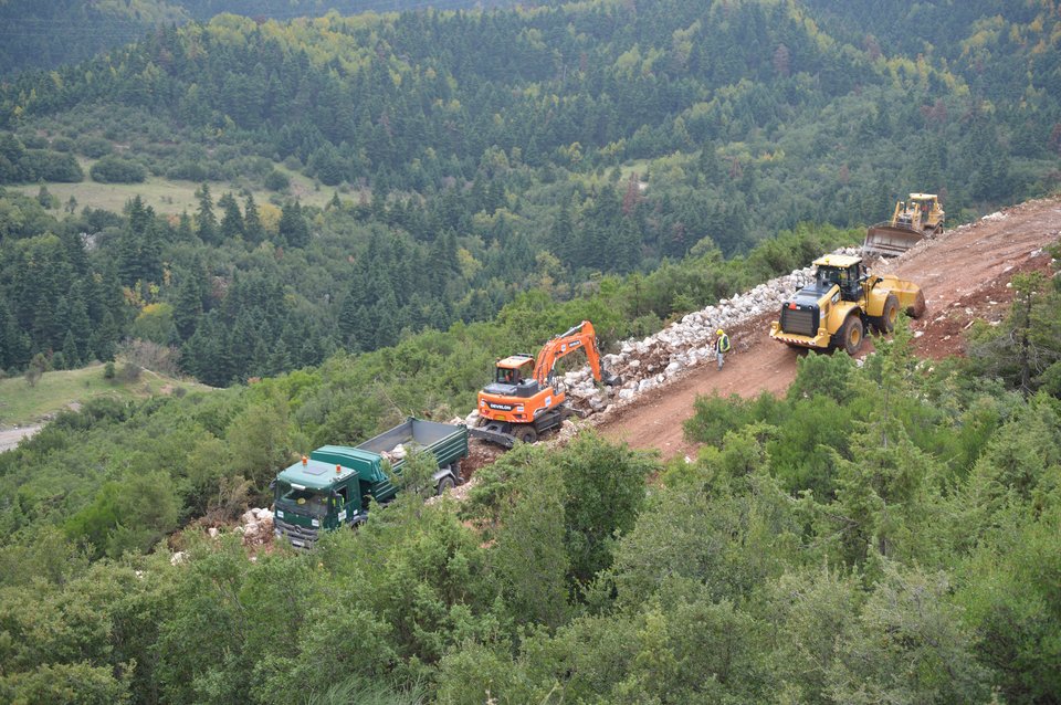 Ξεκινά η κατασκευή του οδικού άξονα Λαμία-Αντίρριο