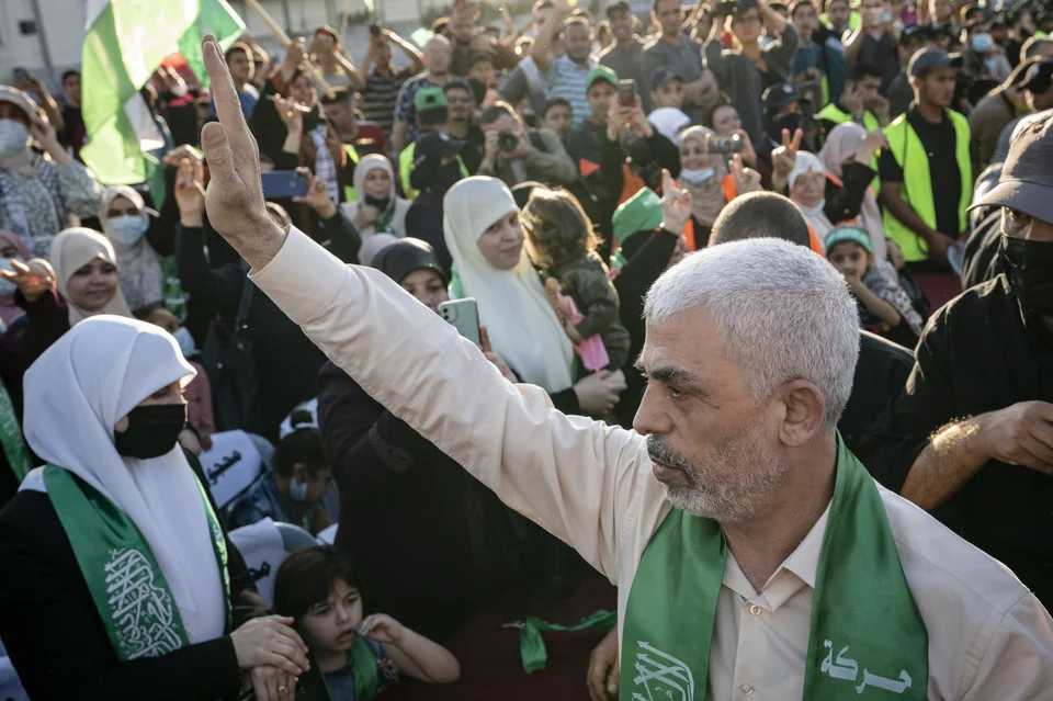 O Σινουάρ με υποστηρικτές του στη Γάζα το 2021