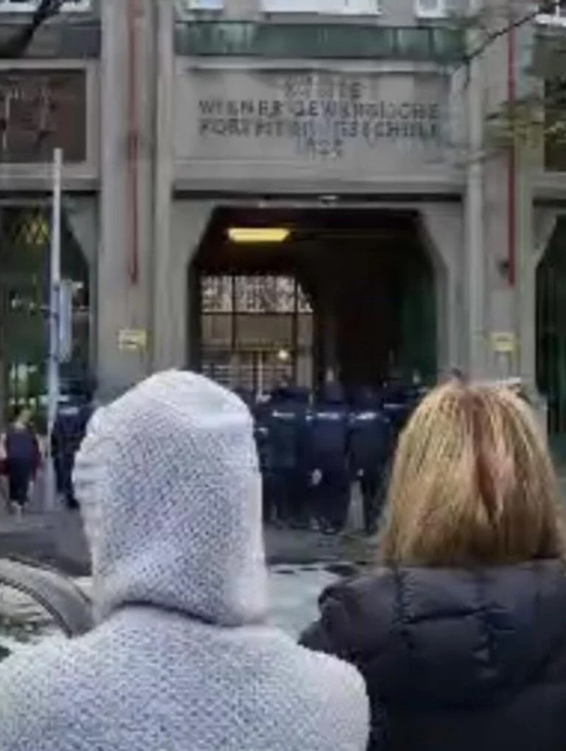 Συναγερμός στη Βιέννη: Εκκενώνονται σχολεία μετά από απειλές για βόμβες