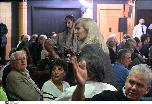 Έτοιμη για καυγά δείχνει η Ελένη Αυλωνίτου