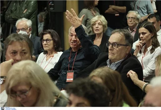 Φωνές από τον Νίκο Μπίστη -Βλοσυρές η Θεανώ Φωτίου, η Σία Αναγνωστοπούλου και η Έφη Αχτσιόγλου