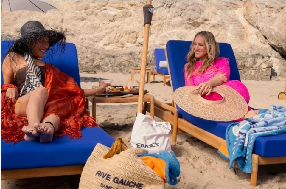 Η πάνινη τσάντα του ΕΜΣΤ στην τελευταία σκηνή του δεύτερου κύκλου του «And just like that»