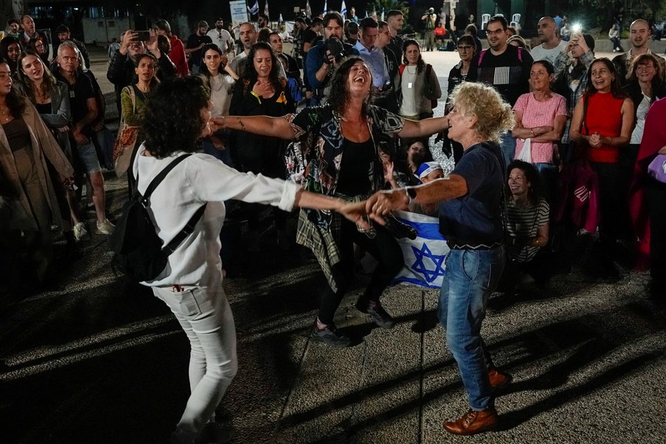 (AP Photo/Ariel Schalit)