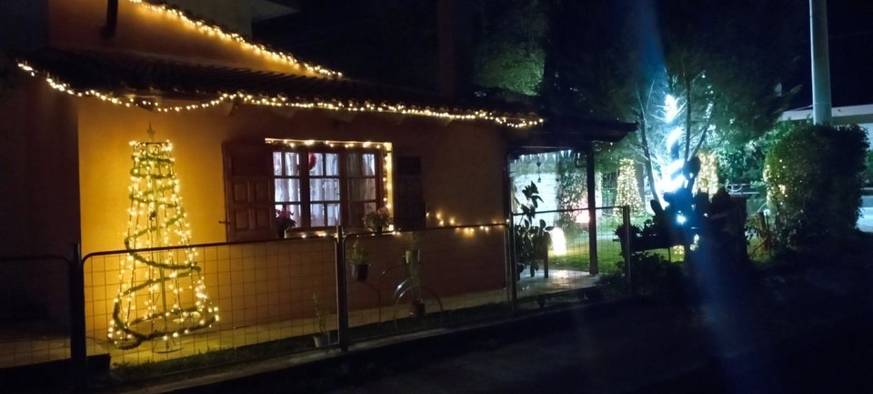 Το στολισμένο σπίτι με τα 6.000 λαμπάκια στην Εύβοια